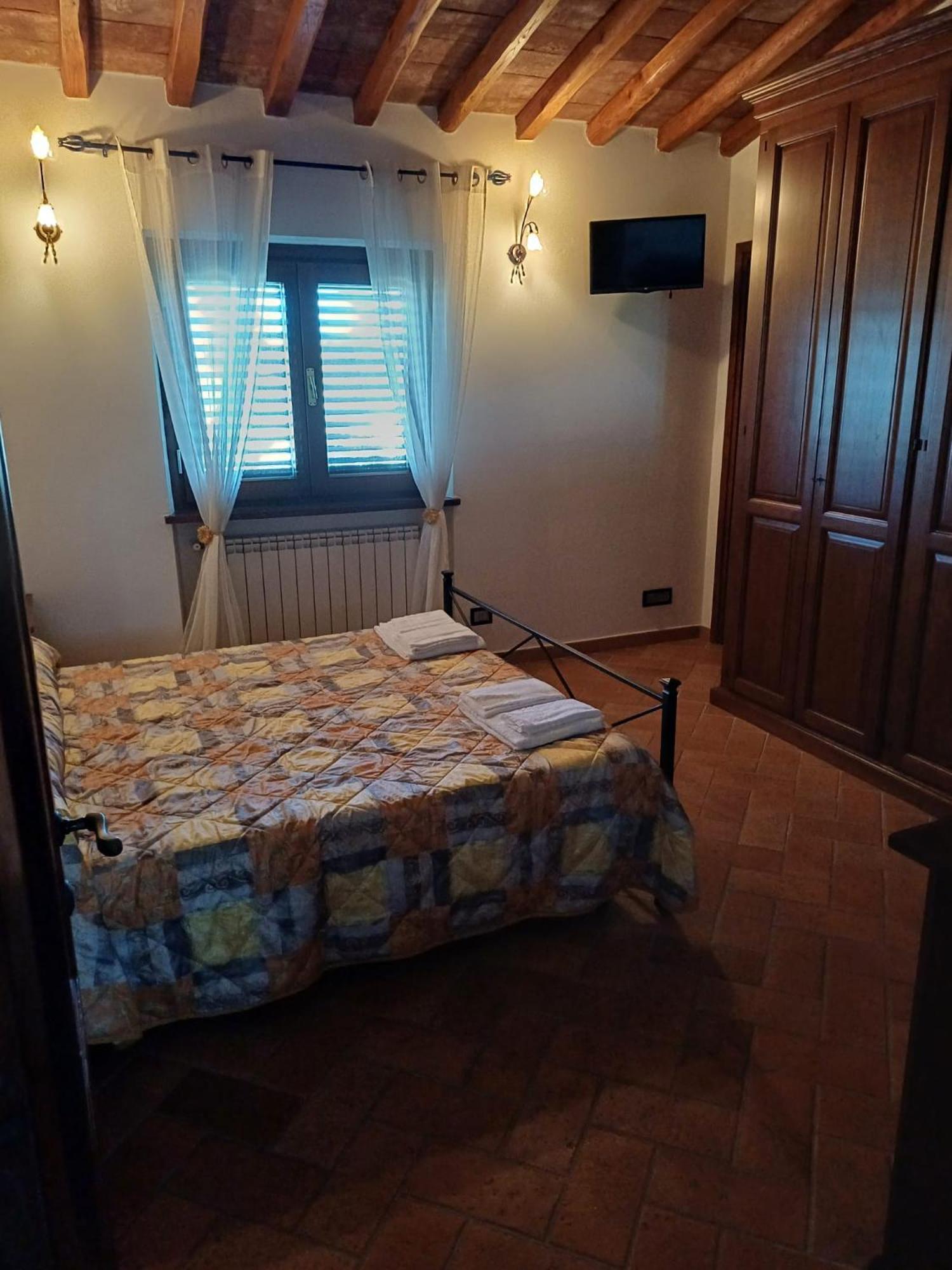 Appartamento Farfollie Pescia Romana Buitenkant foto